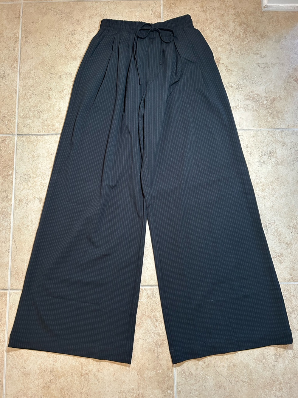 NWT🌷Cotton On Black Pinstripe Wide-Leg Pants